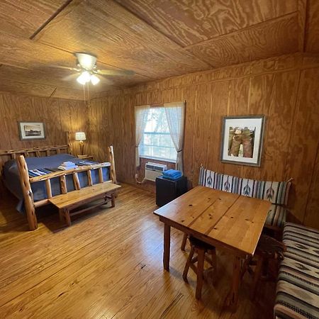 Bed and Breakfast West 1077 Guest Ranch - Retreat à Tarpley Extérieur photo