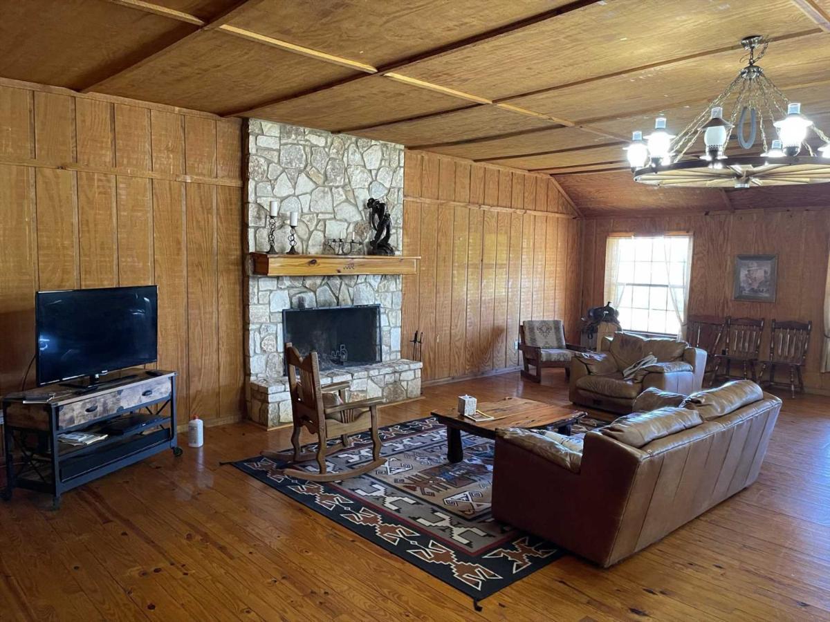 Bed and Breakfast West 1077 Guest Ranch - Retreat à Tarpley Extérieur photo