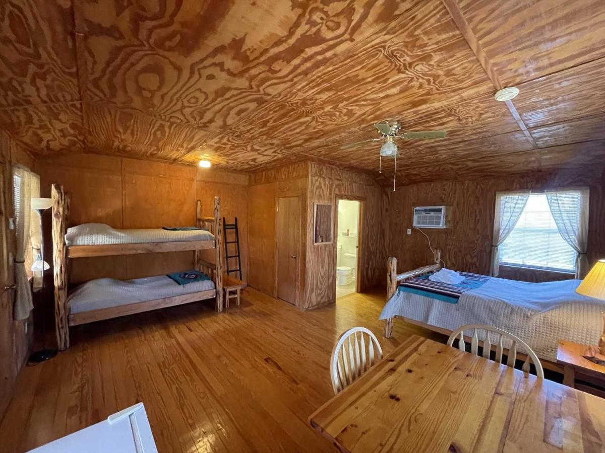 Bed and Breakfast West 1077 Guest Ranch - Retreat à Tarpley Extérieur photo